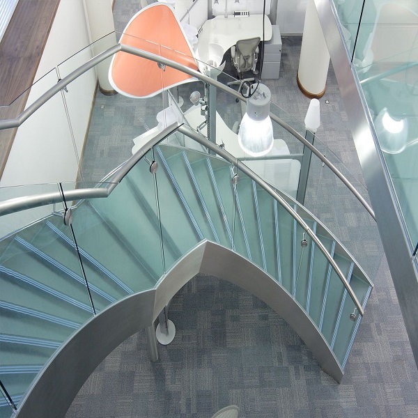 Interior Steel Glass Curved Staircase Design For Commerical Project 